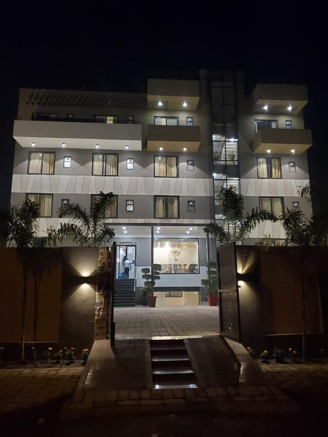 Hotel The Golf 1 Lucknow Exterior photo