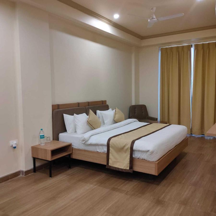 Hotel The Golf 1 Lucknow Exterior photo